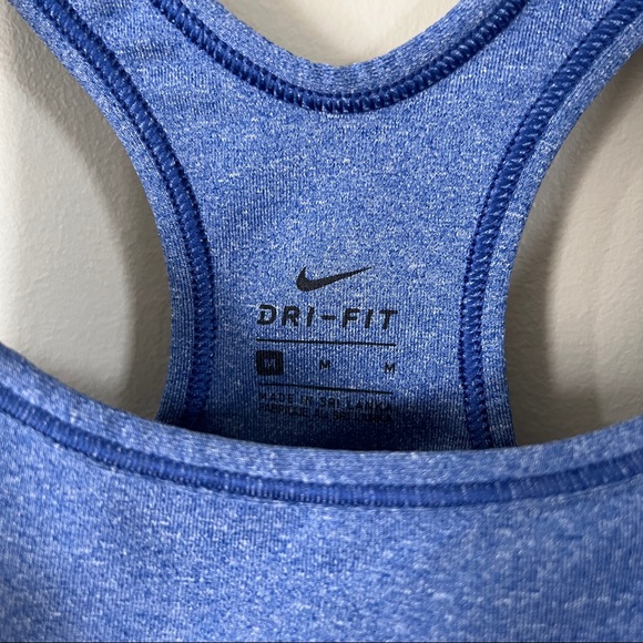 Women’s Nike Swoosh Dri-FIT Sports Bra - Picture 4 of 4